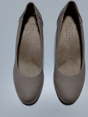 SOUL NATURALIZER Women’s Nude/Taupe About Time Comfort Wedge Pumps Size 7M